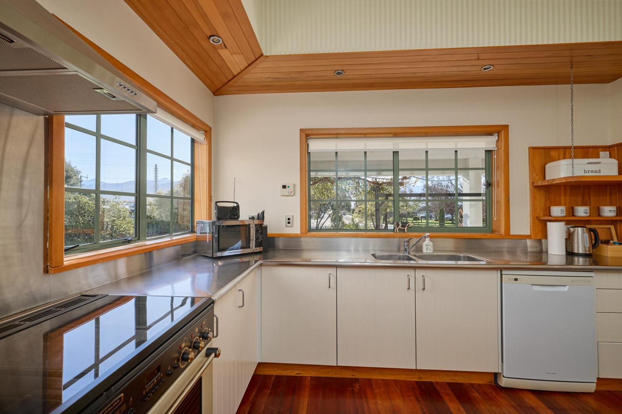Ludstone Villa - A Charming Family Home Kaikoura Exteriér fotografie